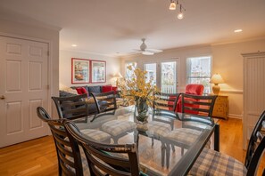 Traditional Dining Table Seats 8