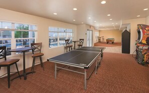 65241077-H1-game_room-min