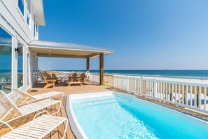 Built in deck pool and breathtaking views