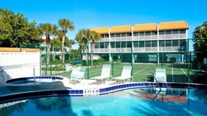 Pelican Cove Pool & Spa Area