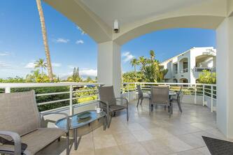 Hidden Gem! Beautifully upgraded, Top floor! Palms at Wailea 2106