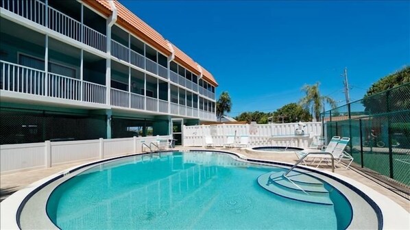 Community Pool & Spa
