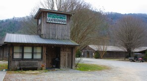 The Last Resort at Leatherwood Mountains