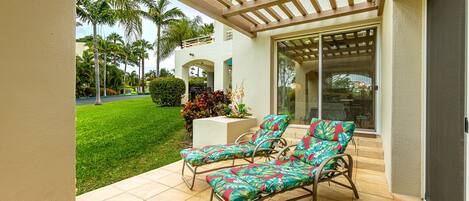 Comfortable seating on the private lanai