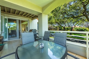 Spacious private lanai to enjoy the Maui breeze