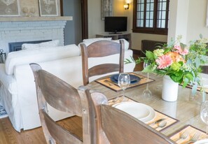 Open Concept Dining Room and Living Room - Captain's Quarters - Niagara-on-the-Lake
