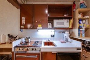 Another view of kitchenette