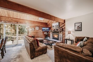 Indoors, Fireplace, Home Decor, Furniture, Living Room