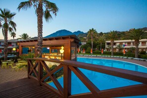 Poolside bar