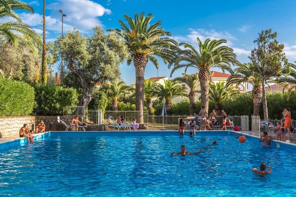 Utomhuspool