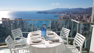 Apartamento de una habitación con vistas panorámicas.