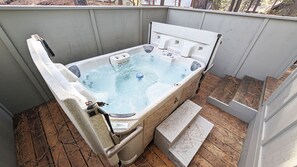 Sequoia 14 - Private Hot Tub with easy open cover