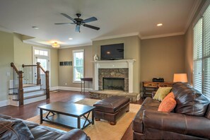 Living Room | Wood-Burning Fireplace | Free WiFi | Smart TV w/ Cable
