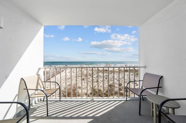 4 Island Shores 250 Balcony
