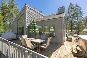 White Elm 29 - Hot Tub and Deck Space