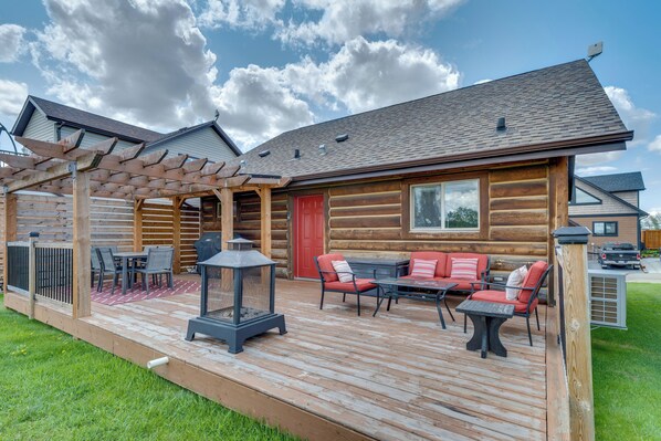 Pine Lake Vacation Rental Cabin | 3BR | 2.5BA | 1,650 Sq Ft | Steps to Access
