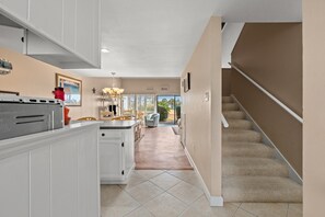 2-web-or-mls-22400-front-beach-rd-21