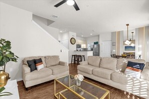 5374 Diplomat Court Unit 108 (2).jpg