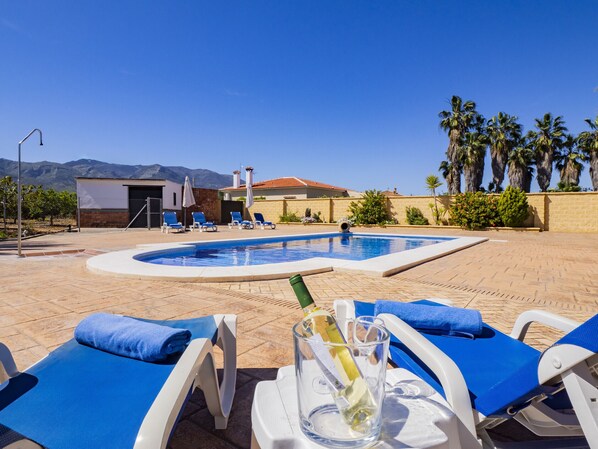 Landhaus mit Schwimmbad in Alhaurín de la Torre