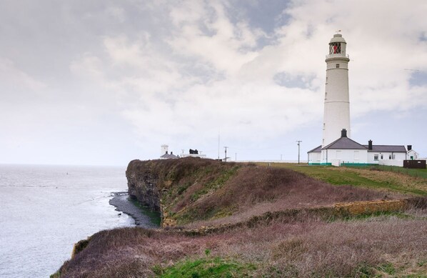 Ariel is one of two holiday cottages available at the lighthouse which is located on the Glamorgan Heritage Coast