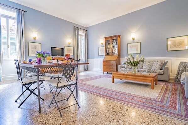 Ca' Grassi 1 apartment living room, Venice, Italy