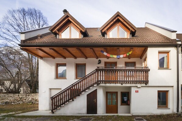 Koritnica Apartments - Gora