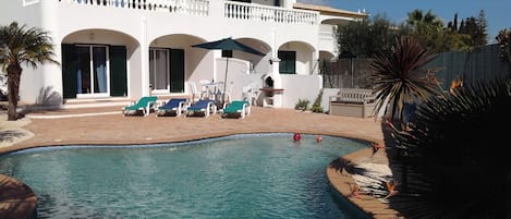 Pool and Villa view