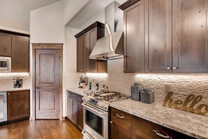 Private kitchen