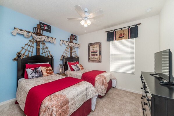 Twin/Twin Bedroom 3 Upstairs
32" TV
