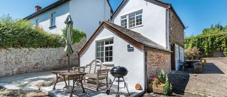 This barn conversion is surrounded by beautiful countryside