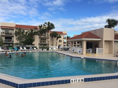 St Augustine Ocean Village Club Condo.Beach Community! Pet Friendly Heated Pool
