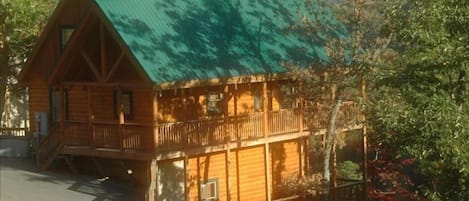 Fresh Air Cabin -- Pigeon Forge, Tennessee