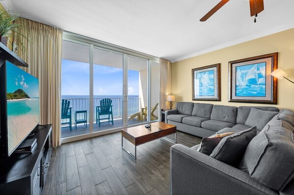 1 San Carlos 1406 Living Room