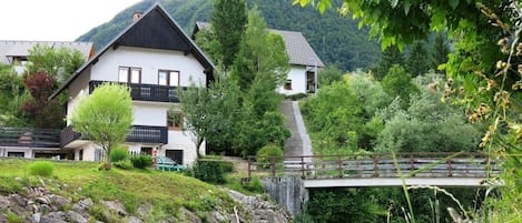 Mostnica Cottage