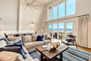 Living Room/Oceanview