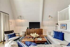 Living Room/TV