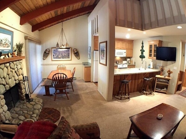 Dining area and bar