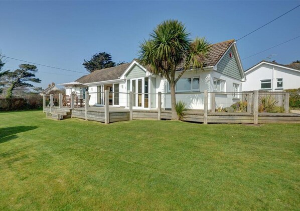 A beautiful bungalow set in mature gardens with a contemporary edge