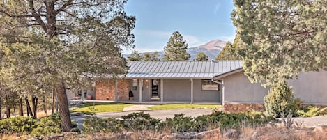 Ruidoso Vacation Rental | 4BR | 3BA | 3,024 Sq Ft | 1 Step Required