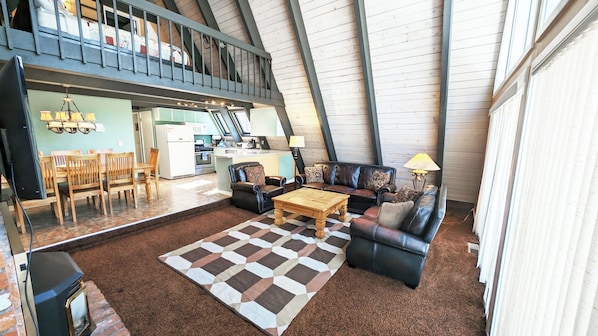 Trapper 11 - Living Room