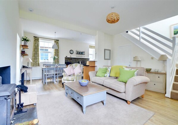 Downstairs, Wykeham comprises of a newly refurbished  open plan living/kitchen/dining room