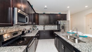 Kitchen (Angle)