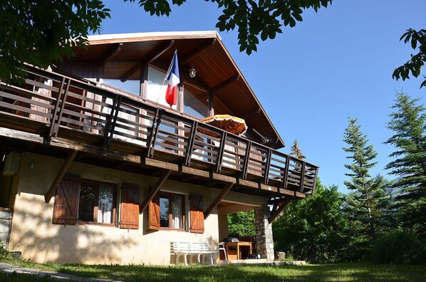 The chalet - 2 stories and a large mezzanine