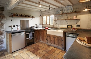 Ground floor: Rustic style kitchen