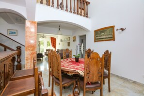 Salle à manger 1
