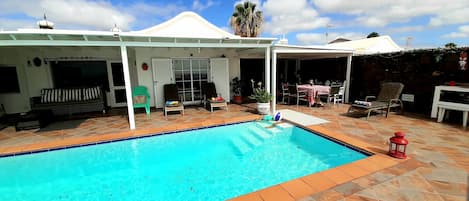 Swimming pool sun terrace