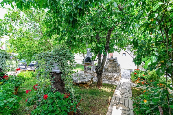 Enceinte de lâhĂ©bergement