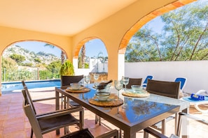 Coin repas extérieur