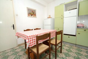 Dining room 2
