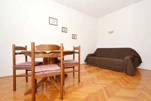 Wohnzimmer 2